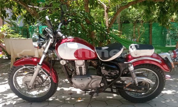 Buy Used Kawasaki BJ Red Bike in Siem Reap in Siem Reap Province
