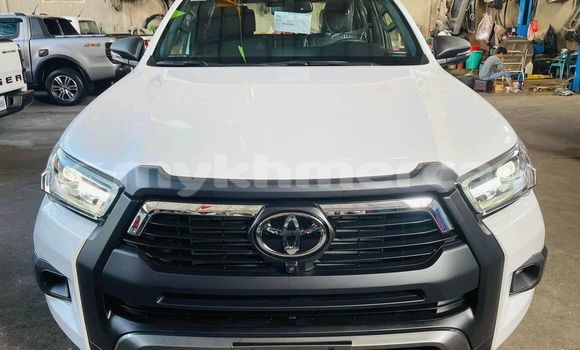 Buy Used Toyota Hilux White Car in Phnom Penh in Phnom Penh Buy Used Toyota Hilux White Car in Phnom Penh in Phnom Penh