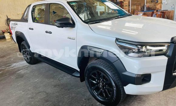 Buy Used Toyota Hilux White Car in Phnom Penh in Phnom Penh Buy Used Toyota Hilux White Car in Phnom Penh in Phnom Penh