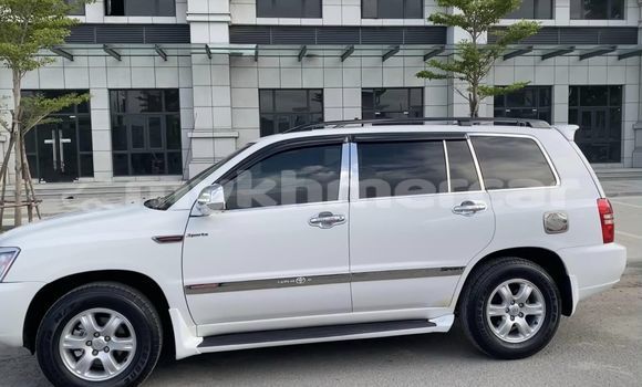 Buy Used Toyota Highlander White Car in Phnom Penh in Phnom Penh Buy Used Toyota Highlander White Car in Phnom Penh in Phnom Penh