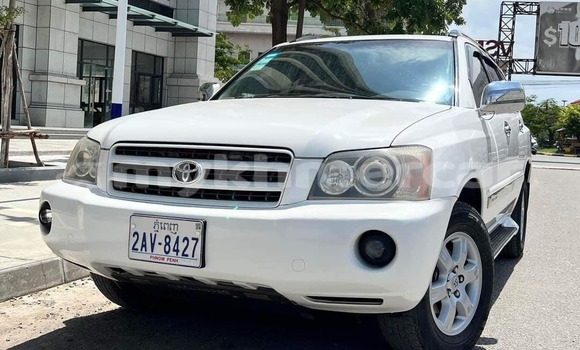Buy Used Toyota Highlander White Car in Phnom Penh in Phnom Penh Buy Used Toyota Highlander White Car in Phnom Penh in Phnom Penh