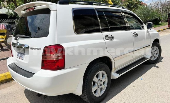 Buy Used Toyota Highlander White Car in Phnom Penh in Phnom Penh Buy Used Toyota Highlander White Car in Phnom Penh in Phnom Penh