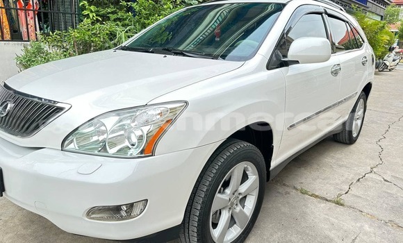Buy Used Lexus RX 330 White Car in Phnom Penh in Phnom Penh Buy Used Lexus RX 330 White Car in Phnom Penh in Phnom Penh