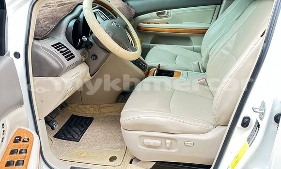 Buy Used Lexus RX 330 White Car in Phnom Penh in Phnom Penh Buy Used Lexus RX 330 White Car in Phnom Penh in Phnom Penh