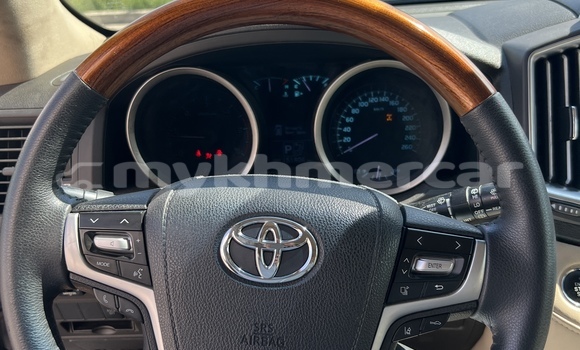 Buy Used Toyota Land Cruiser Silver Car in Phnom Penh in Phnom Penh Buy Used Toyota Land Cruiser Silver Car in Phnom Penh in Phnom Penh