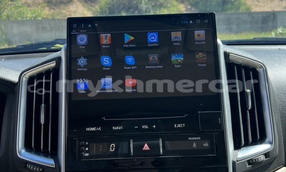 Buy Used Toyota Land Cruiser Silver Car in Phnom Penh in Phnom Penh Buy Used Toyota Land Cruiser Silver Car in Phnom Penh in Phnom Penh