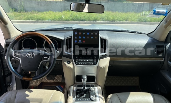 Buy Used Toyota Land Cruiser Silver Car in Phnom Penh in Phnom Penh Buy Used Toyota Land Cruiser Silver Car in Phnom Penh in Phnom Penh