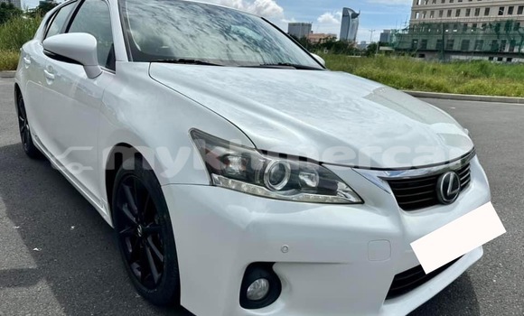 Buy Used Lexus CT White Car in Phnom Penh in Phnom Penh Buy Used Lexus CT White Car in Phnom Penh in Phnom Penh