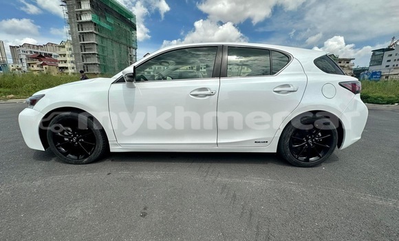 Buy Used Lexus CT White Car in Phnom Penh in Phnom Penh Buy Used Lexus CT White Car in Phnom Penh in Phnom Penh