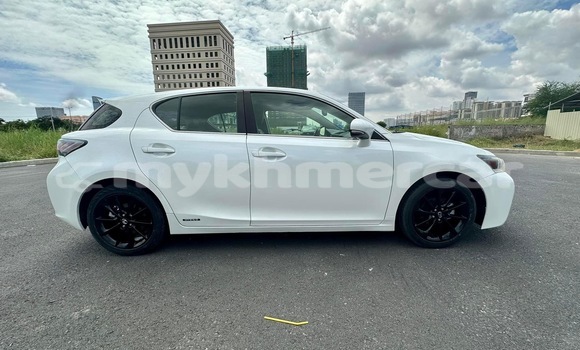 Buy Used Lexus CT White Car in Phnom Penh in Phnom Penh Buy Used Lexus CT White Car in Phnom Penh in Phnom Penh