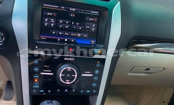 Buy Used Ford Explorer White Car in Phnom Penh in Phnom Penh Buy Used Ford Explorer White Car in Phnom Penh in Phnom Penh