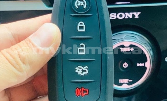 Buy Used Ford Explorer White Car in Phnom Penh in Phnom Penh Buy Used Ford Explorer White Car in Phnom Penh in Phnom Penh