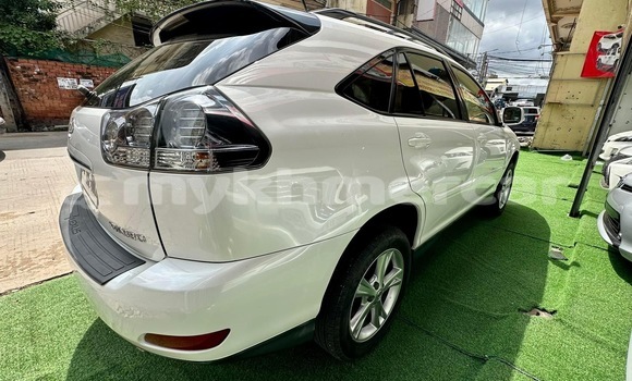 Buy Used Lexus RX White Car in Phnom Penh in Phnom Penh Buy Used Lexus RX White Car in Phnom Penh in Phnom Penh