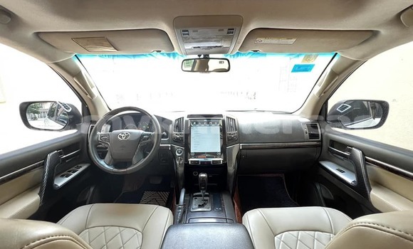 Buy Used Toyota Land Cruiser White Car in Phnom Penh in Phnom Penh Buy Used Toyota Land Cruiser White Car in Phnom Penh in Phnom Penh