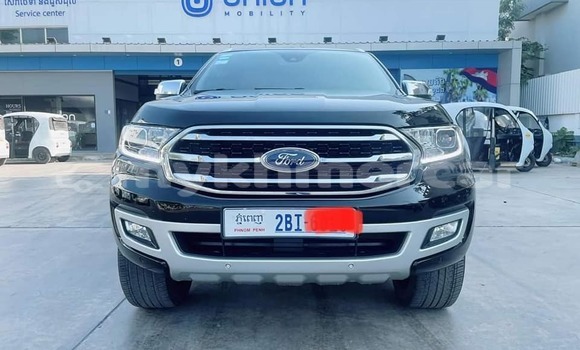 Buy Used Ford Everest Black Car in Phnom Penh in Phnom Penh