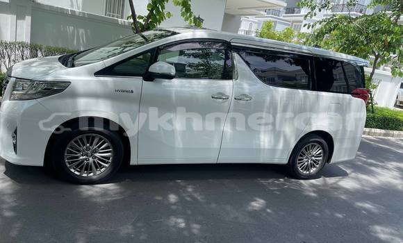 Buy Used Toyota Alphard White Car in Phnom Penh in Phnom Penh Buy Used Toyota Alphard White Car in Phnom Penh in Phnom Penh