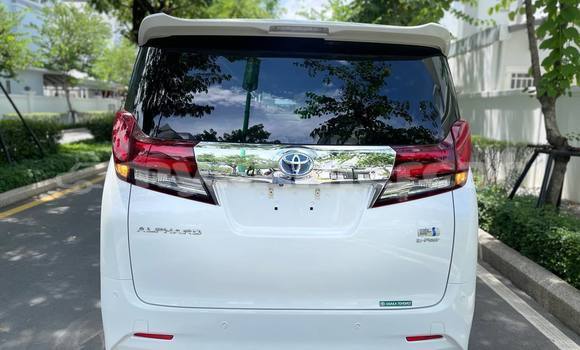 Buy Used Toyota Alphard White Car in Phnom Penh in Phnom Penh Buy Used Toyota Alphard White Car in Phnom Penh in Phnom Penh