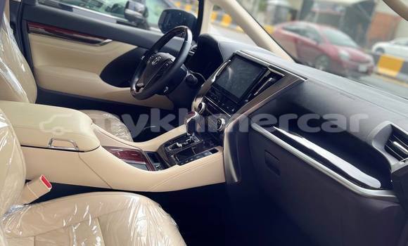 Buy Used Toyota Alphard White Car in Phnom Penh in Phnom Penh Buy Used Toyota Alphard White Car in Phnom Penh in Phnom Penh