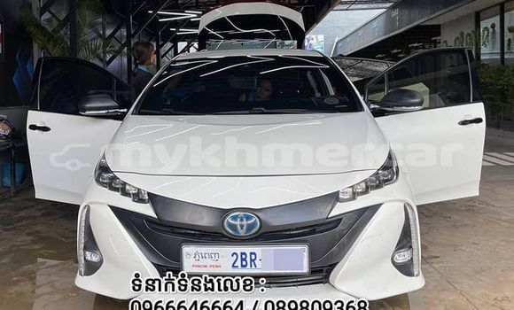 Buy Used Toyota Prius White Car in Phnom Penh in Phnom Penh Buy Used Toyota Prius White Car in Phnom Penh in Phnom Penh