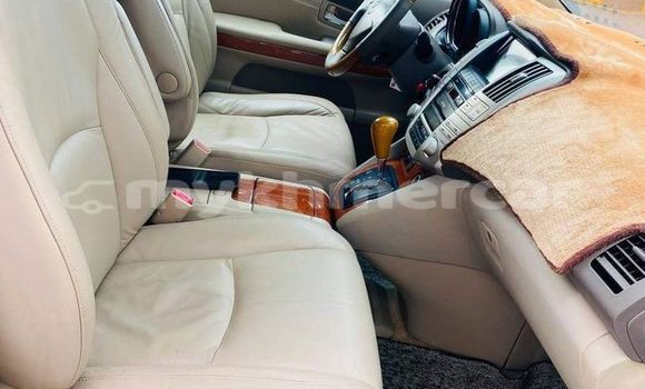 Buy Used Toyota Altezza White Car in Chbar Mon in Kampong Speu Province Buy Used Toyota Altezza White Car in Chbar Mon in Kampong Speu Province