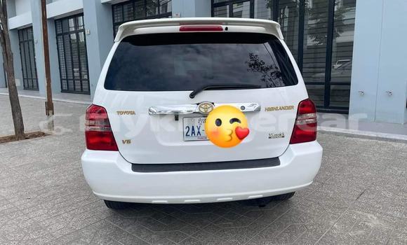 Buy Used Toyota Highlander White Car in Chbar Mon in Kampong Speu Province Buy Used Toyota Highlander White Car in Chbar Mon in Kampong Speu Province