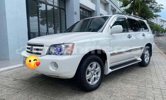 Buy Used Toyota Highlander White Car in Chbar Mon in Kampong Speu Province Buy Used Toyota Highlander White Car in Chbar Mon in Kampong Speu Province