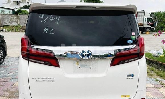 Acheter Occasion Voiture Toyota Alphard Blanc à Chbar Mon, Kampong Speu Province Acheter Occasion Voiture Toyota Alphard Blanc à Chbar Mon, Kampong Speu Province