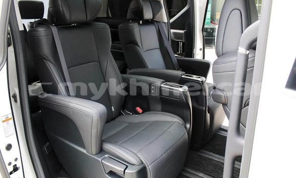 Acheter Occasion Voiture Toyota Alphard Blanc à Chbar Mon, Kampong Speu Province Acheter Occasion Voiture Toyota Alphard Blanc à Chbar Mon, Kampong Speu Province