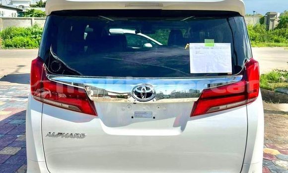 Acheter Occasion Voiture Toyota Alphard Blanc à Chbar Mon, Kampong Speu Province Acheter Occasion Voiture Toyota Alphard Blanc à Chbar Mon, Kampong Speu Province