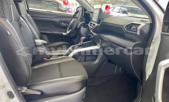 Buy Used Toyota Highlander White Car in Chbar Mon in Kampong Speu Province Buy Used Toyota Highlander White Car in Chbar Mon in Kampong Speu Province