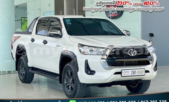 Buy Used Toyota Hiluxe Revo White Car in Chbar Mon in Kampong Speu Province Buy Used Toyota Hiluxe Revo White Car in Chbar Mon in Kampong Speu Province