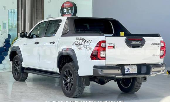 Buy Used Toyota Hiluxe Revo White Car in Bavet in Svay Rieng Province Buy Used Toyota Hiluxe Revo White Car in Bavet in Svay Rieng Province