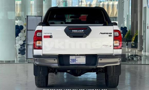 Buy Used Toyota Hiluxe Revo White Car in Bavet in Svay Rieng Province Buy Used Toyota Hiluxe Revo White Car in Bavet in Svay Rieng Province