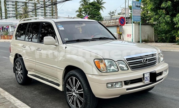 Buy Used Lexus LX White Car in Phnom Penh in Phnom Penh Buy Used Lexus LX White Car in Phnom Penh in Phnom Penh