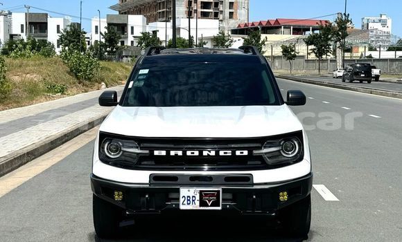 Buy Used Ford Bronco White Car in Phnom Penh in Phnom Penh