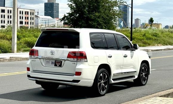 Acheter Occasion Voiture Toyota Land Cruiser Blanc à Phnom Penh, Phnom Penh Acheter Occasion Voiture Toyota Land Cruiser Blanc à Phnom Penh, Phnom Penh