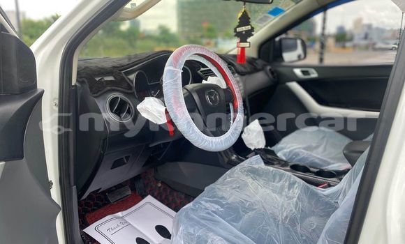 Acheter Occasion Voiture Mazda BT-50 Blanc à Phnom Penh, Phnom Penh Acheter Occasion Voiture Mazda BT-50 Blanc à Phnom Penh, Phnom Penh