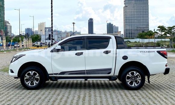 Acheter Occasion Voiture Mazda BT-50 Blanc à Phnom Penh, Phnom Penh Acheter Occasion Voiture Mazda BT-50 Blanc à Phnom Penh, Phnom Penh