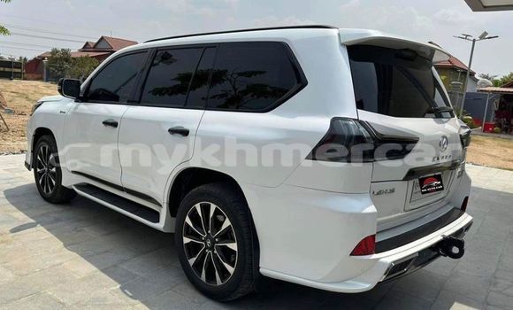 Acheter Occasion Voiture Lexus LX 570 Blanc à Phnom Penh, Phnom Penh Acheter Occasion Voiture Lexus LX 570 Blanc à Phnom Penh, Phnom Penh