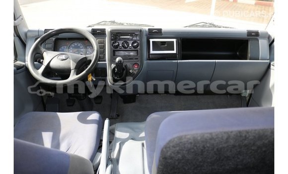 Buy Import Mitsubishi L400 White Truck in Import - Dubai in Kampot Province