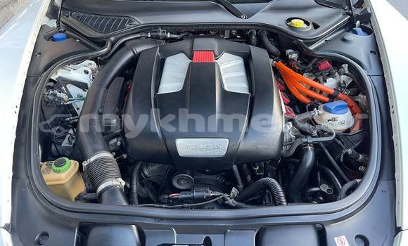 Buy Used Porsche Panamera White Car in Phnom Penh in Phnom Penh Buy Used Porsche Panamera White Car in Phnom Penh in Phnom Penh