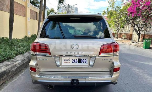 Buy Used Lexus LX 570 White Car in Battambang in Battambang Province Buy Used Lexus LX 570 White Car in Battambang in Battambang Province