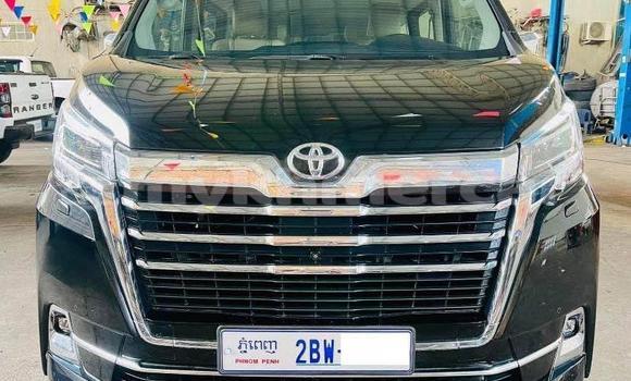 Buy Used Toyota Granvia Black Car in Chbar Mon in Kampong Speu Province