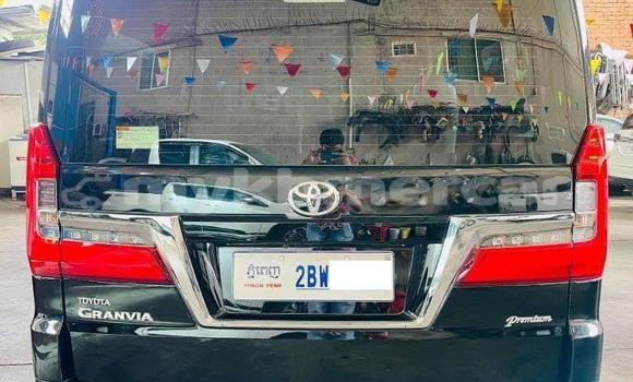 Buy Used Toyota Granvia Black Car in Chbar Mon in Kampong Speu Province Buy Used Toyota Granvia Black Car in Chbar Mon in Kampong Speu Province