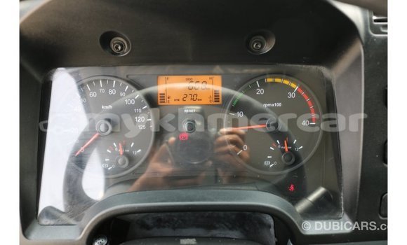 Buy Import Mitsubishi L400 White Truck in Import - Dubai in Kampot Province