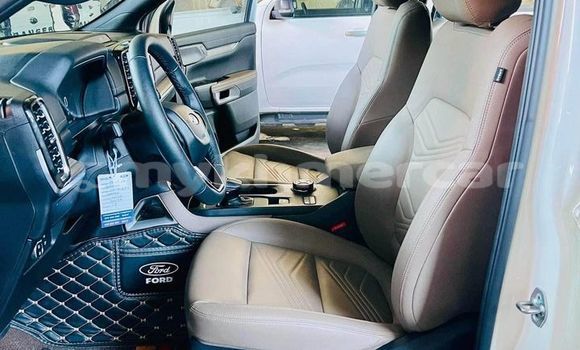 Buy Used Ford Everest White Car in Bavet in Svay Rieng Province Buy Used Ford Everest White Car in Bavet in Svay Rieng Province