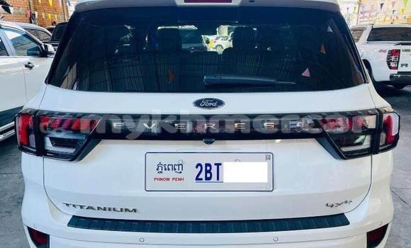 Buy Used Ford Everest White Car in Bavet in Svay Rieng Province Buy Used Ford Everest White Car in Bavet in Svay Rieng Province