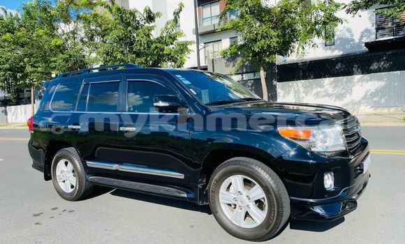 Buy Used Toyota Land Cruiser White Car in Chbar Mon in Kampong Speu Province Buy Used Toyota Land Cruiser White Car in Chbar Mon in Kampong Speu Province