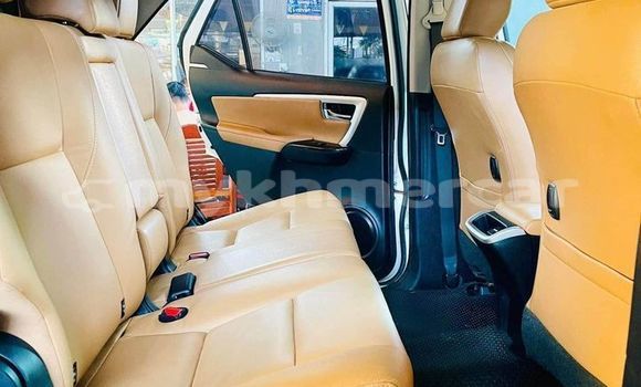 Buy Used Toyota Fortuner White Car in Chbar Mon in Kampong Speu Province Buy Used Toyota Fortuner White Car in Chbar Mon in Kampong Speu Province