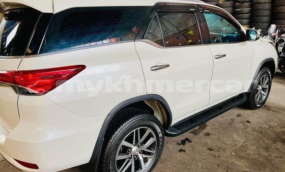 Buy Used Toyota Fortuner White Car in Chbar Mon in Kampong Speu Province Buy Used Toyota Fortuner White Car in Chbar Mon in Kampong Speu Province